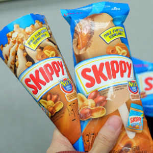 美國最夯SKIPPY花生醬變冰淇淋了！韓國搶翻天「SKIPPY花生醬雪糕」強勢登台，吃的到花生顆粒雪糕讓花生控手刀衝。
