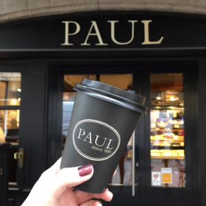 咖啡控一定要知道！ 貴婦級甜點PAUL推出「吃甜點咖啡半價」優惠，搶攻咖啡控的下午茶時光。