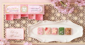 美到爆炸！日本人氣甜點店CAFE OHZAN推出櫻花主題法式麵包脆餅，5種花紋華麗登場。