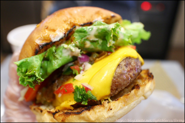 [ 忠孝敦化站美食 ] Burger Ray個性漢堡～超厚又多汁的漢堡肉，生菜配料自由選，打造屬於自己的客製化個性漢堡