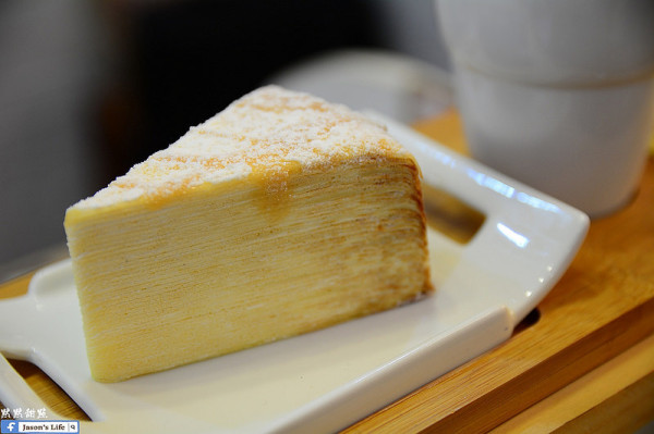 【台南│美食】無店面，台南低調的千層蛋糕，以40層蛋皮堆疊出細緻的口感及美味。默默Moremore甜點