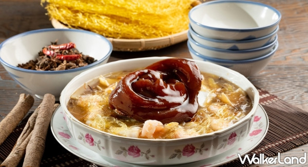 老饕一定會喜歡的台灣味！台北君悅凱菲屋推出「食在好台」吃到飽活動，要用近60道街邊小食、家鄉風味、辦桌好料讓老饕回憶台灣美食。