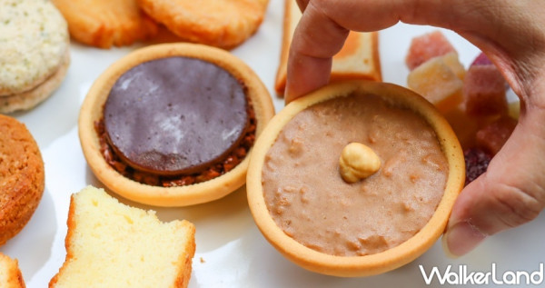 迷你版「生巧克力塔」開吃！超夯「深夜裡的法國手工甜點」中秋禮盒搶先開箱，迷你版「脆脆生巧克力塔」甜點控要先搶。