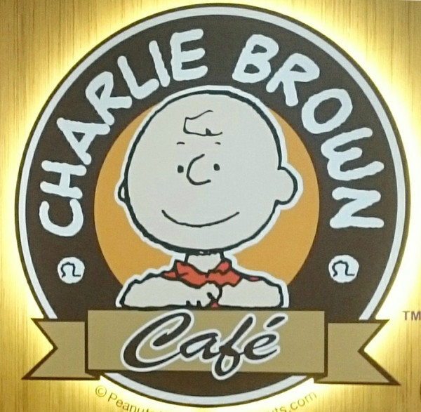 人氣度破表！查理布朗咖啡主題店開幕試營運，史努比粉絲朝聖新景點！