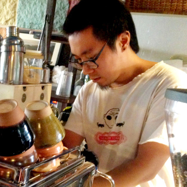 大榕樹下的咖啡香，個性兄弟打造魅力空間。『ZABU食堂/咖啡烘培』台北市士林區天母商圈文青必吃的下午茶手作輕食甜點