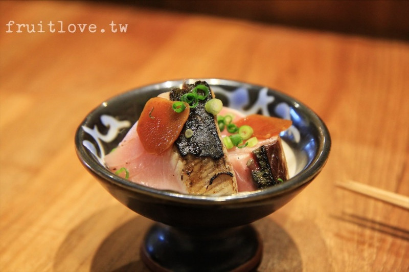 日式無菜單料理，以生食、海鮮料理為主，採預約制，沒預約吃不到
