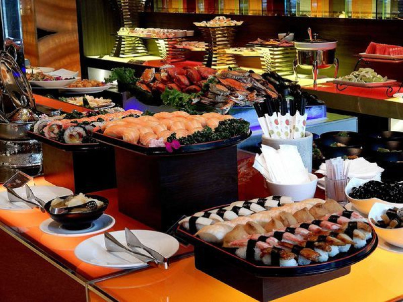 台北美侖大飯店buffet吃到飽:泰國美食季，泰式料理吃到飽 生魚片 壽司 豬肋排一起來!!