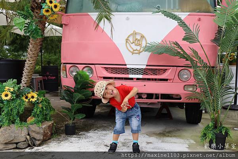 【宜蘭美食景點】Holy Crêpe網美景點--宜蘭最新「夢幻粉色巴士餐車」 @頭城