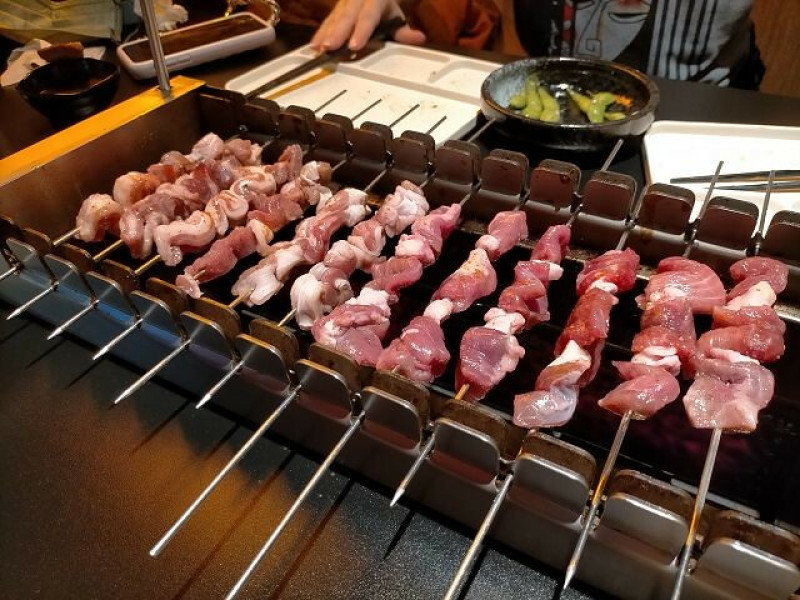 羊騷殿|台北西門町美食．羊肉串自動燒烤機．串燒美味輕鬆吃！