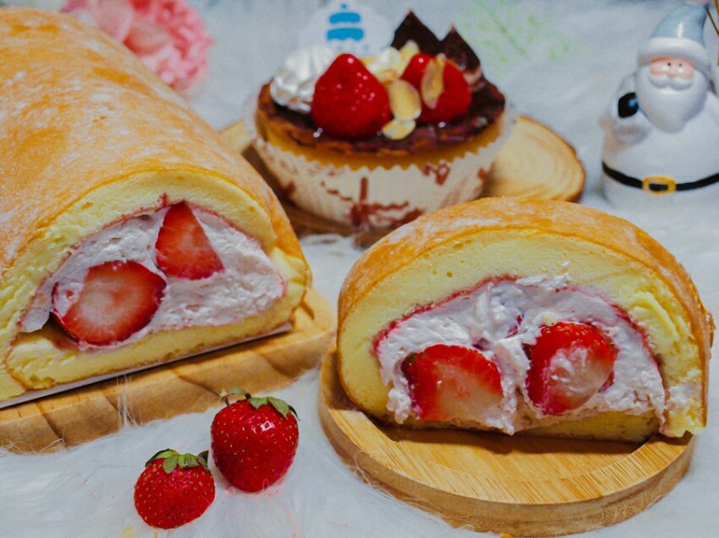 草莓季必吃甜點《雲兒工坊》:大湖草莓草莓生乳捲和夢幻草莓塔:超高cp值送禮超適合