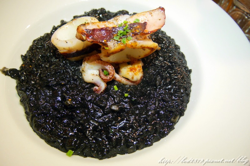 松菸美食 【Foodie 吃貨】－台北很厲害的墨魚燉飯！