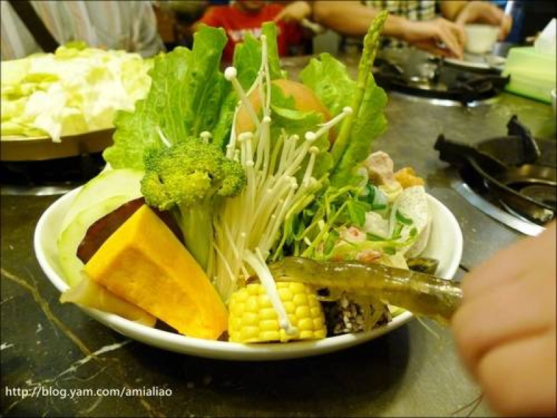 【雲林食記】斗六。食園和風涮涮鍋‧韓國烤肉。