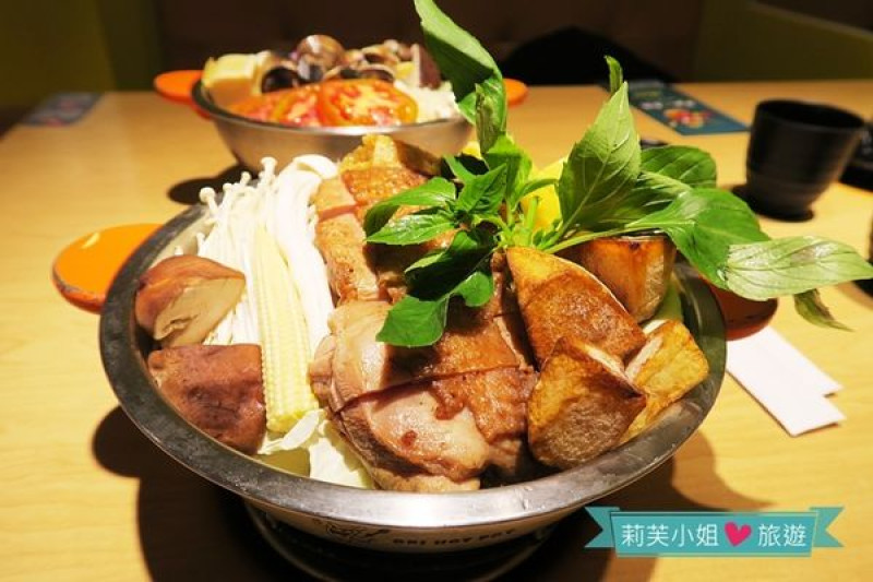 [美食] 台北 湯頭多樣化的鬼椒一番鍋 麻辣鍋/小火鍋 (板橋店)