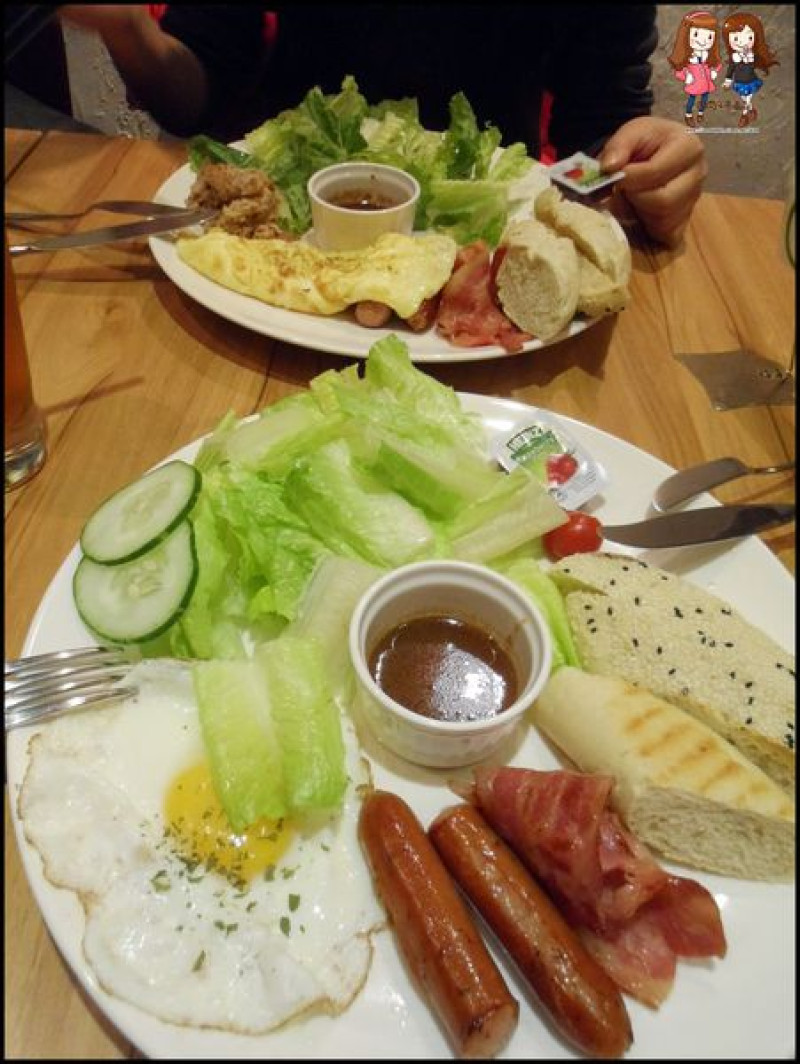 [美食]東門站歐式風情的平價餐廳♥Panos漢方堡店
