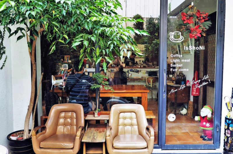 【台南中西區 | 餐廳】一起來綠藤牆老洋房，享用清爽的手作早午餐♪一緒二咖啡 Café IsShoNi