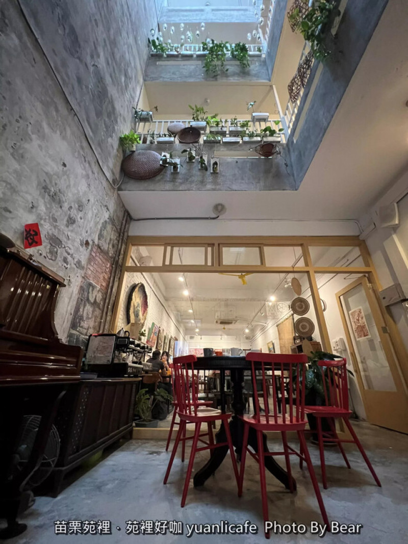 【苑裡】「苑裡好咖Yuanli Cafe．透天厝裡，有天井的老宅咖啡館（手作麵包/司康/肉桂捲/自家烘焙）」