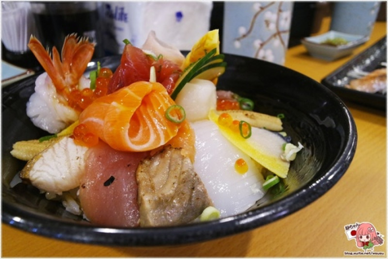 捷運永安市場站 橋壽司二店‧食尚玩家推薦人氣平價生魚片、握壽司、海鮮丼。
