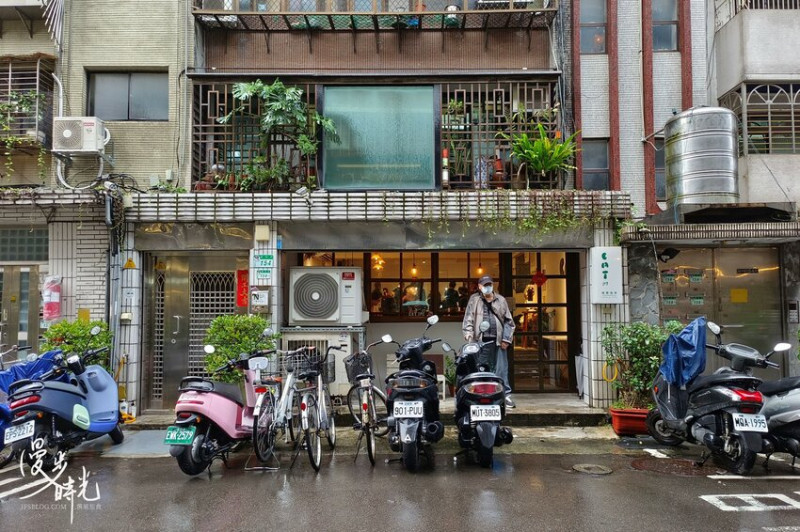 台北咖啡／貓圖咖啡－師大靜謐巷弄裡的獨立咖啡廳，看書閱讀聽橘貓打呼嚕