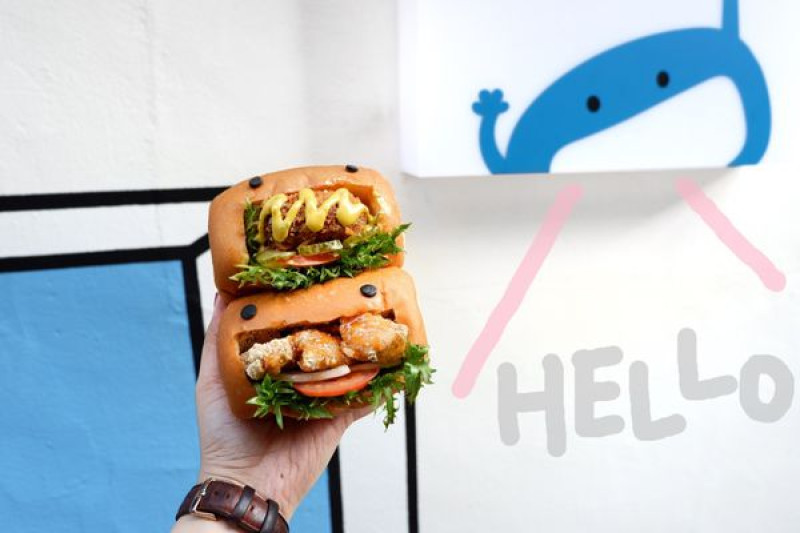 【食記】台中・逢甲夜市｜逢甲夜市Hello Burger・最強打卡新玩意！吸睛爆表の怪獸漢堡！