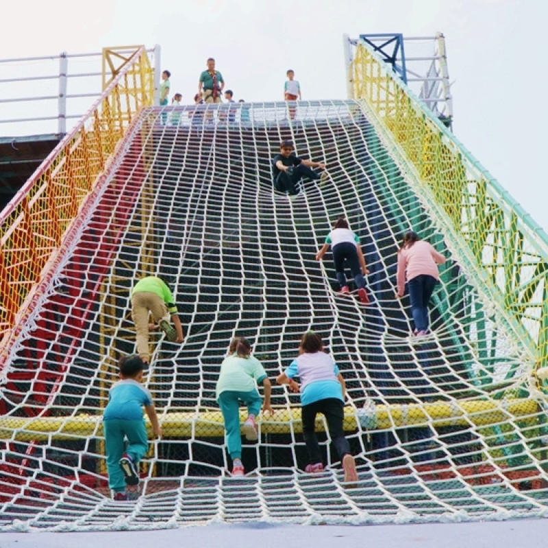 20萬人都來玩過！新竹市兒童藝術節「風的運動場」強勢回歸，本周末試營運，趕快手刀體驗歷年來最刺激度的大型遊具。