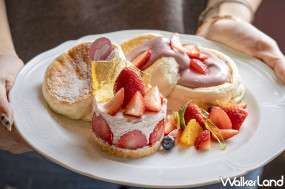 草莓控拍起來！福岡高人氣Café del SOL打造最夢幻「櫻桃草莓舒芙蕾鬆餅」，全新「草莓生乳捲、繽紛莓果杯」讓草莓控拍不停。