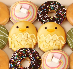 春季限定甜點！Krispy Kreme「黃金奇雞」甜甜圈，3/12超萌上市！