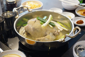 韓國「孔陵一隻雞」正式登台！「一雞三吃」體驗正宗韓式燉雞美食！