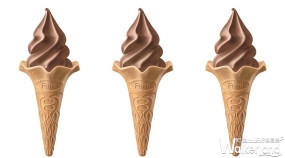 巧克力控手刀衝！全家霜淇淋經典口味「比利時巧克力」限時兩支49元，每周五、六、日搶攻巧克力控的心。