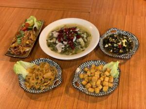 屏東縣恆春鎮美食分享：隱身在富麗敦飯店裡的重慶酸菜魚套餐～又香又辣的好滋味