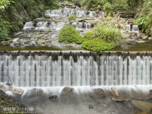 望看絕美階梯瀑布，原始自然拱形竹橋，輕鬆漫步在溪畔間【老鷹溪生態步道】新竹尖石景點｜親子步道