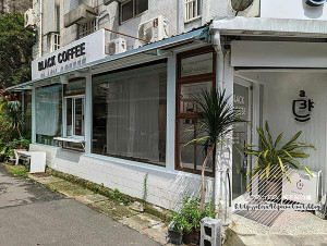 台北大安-[BLACK CAFE 黑咖啡 溫州店] 近台大公館商圈，平價精品咖啡與提拉米蘇，永和起家人氣自家烘焙咖啡分店，轉角的一抹純白透明感咖啡廳