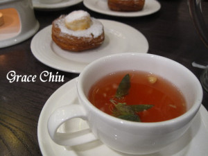 瓦法奇朵(台北車站店)～Waffogato喜歡喝水果茶的朋友可以來這裡哦！