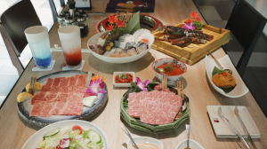 紅巢燒肉工房｜台中西區老牌燒肉｜最超值的日本A5和牛，以及無敵海鮮盛合九種鮮美海味！這邊都吃得到！