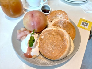 台北中山區甜點|Flipper's 奇蹟的舒芙蕾鬆餅，期間限定完熟白桃舒芙蕾每日限量30份!