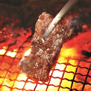 燒肉控先衝免費吃！牛角日本燒肉推出「領帶燒肉」免費送優惠，再加碼啤酒免費兌換券犒賞老爸。