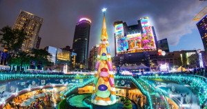 板橋要開城了！堪稱最強打卡點「2019新北市歡樂耶誕城」搶在11月中正式點燈，超浪漫燈海、星空隧道強勢洗版IG。