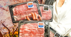 燒肉吃到飽變肉肉超市！全品項5折優惠「哞哞屋」60元就買的到，挑戰台北人最高CP值「肉肉得來速」讓人買回家囤貨。