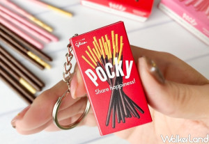 Pocky鐵粉買起來！Glico攜手一卡通推出100%還原經典紅色「Pocky百奇餅乾棒」3D造型一卡通，12/20限時開搶「Pocky禮盒」限定組。