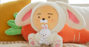 可愛到炸掉！Kakao Friends「萊恩大耳兔兔」韓國直送讓人腦波弱秒買，再送「萊恩紅包袋、春聯」過年賣萌無極限。