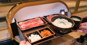 199元日式一人燒肉！松山新開店「肉執事」首號店開了，「燒肉列車送餐、199元個人燒肉」邊緣人吃爆。