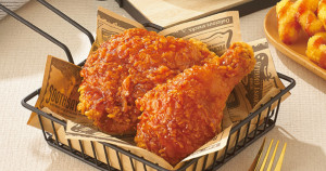 炸雞控吃到狂舔手！21風味館「韓式炸雞腿、起司烤餅」挑戰最狂速食餐，56天限定「韓式炸雞腿」重磅登場。