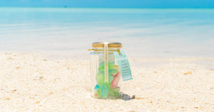 想把潛水、衝浪的回憶通通帶回台灣嗎？石垣島海玻璃概念糖果「石垣SEA GLASS CANDY」開始販售。
