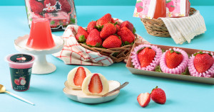 跟日本同步吃草莓！DON DON DONKI日本草莓季「草莓奶茶、草莓可可粒」領軍，超過20款草莓周邊衝唐吉訶德掃貨。