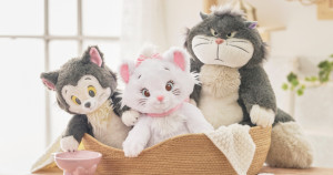 迪士尼貓咪主場來了！日本全新「迪士尼貓咪系周邊」鐵粉快收藏，超萌壞貓咪「路西法坐墊、路西法室內脫鞋」手速太慢就錯過。