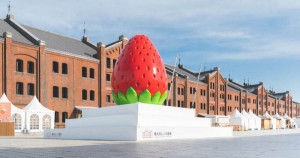 草莓控還在等什麼！橫濱「2024草莓嘉年華」終於回來了，日本爆紅「ICHIBIKO」領軍38間草莓攤位，每年洗版IG「巨型倒立草莓」也要拍爆。