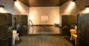 一個人自助旅行住宿首選，名古屋站走路8分鐘，每晚只要5千日幣，還能享受CP超高的溫泉大浴池。