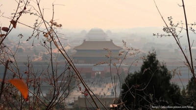 【旅。北京】DAY2-2 景山公園俯瞰紫禁城全貌 ♫「雲霄千尺倚丹丘，輦下山河一望收」-康熙 ♬