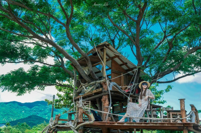 【屏東滿州｜景點】開門見山樹屋咖啡。秘境!!滿州特色咖啡店，真的是蓋在樹上的樹屋喝咖啡，可野餐