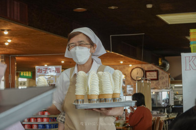 花卷美食 MARUKAN大食堂 用筷子吃的冰淇淋 岩手花卷人氣食堂