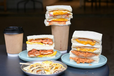 板橋一級戰區超強早餐店，吐司有夠柔軟根本就是生吐司等級有夠好吃！